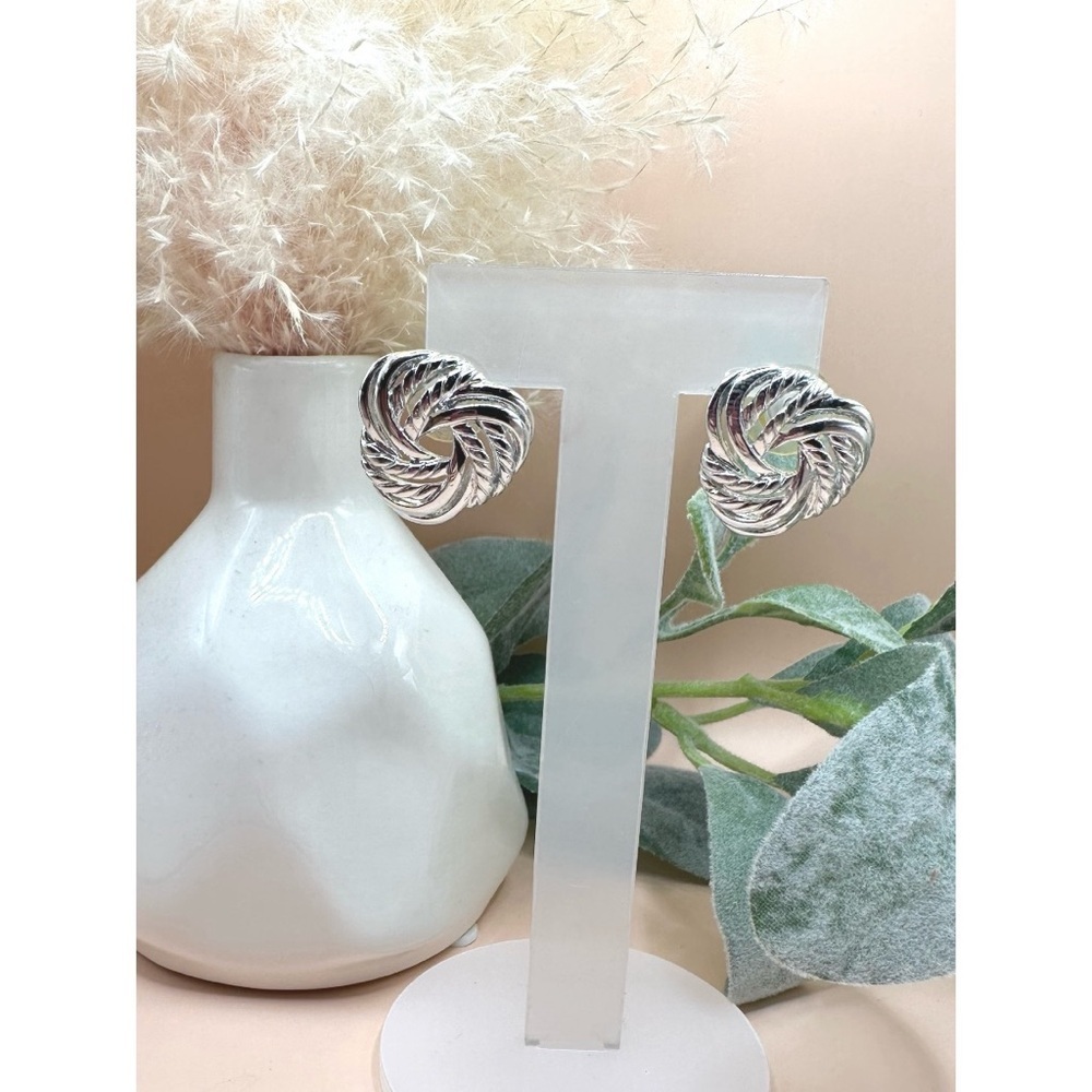 Vintage silver tone knot/twist post back earrings